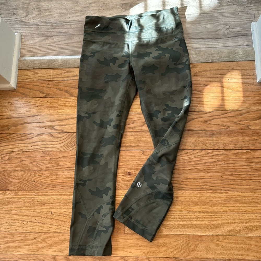 Lululemon Run Inspire II camo crop *rare*